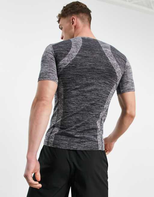 Camiseta deportiva ajustada con teñido espacial sin costuras de ASOS 4505, 3 de 4