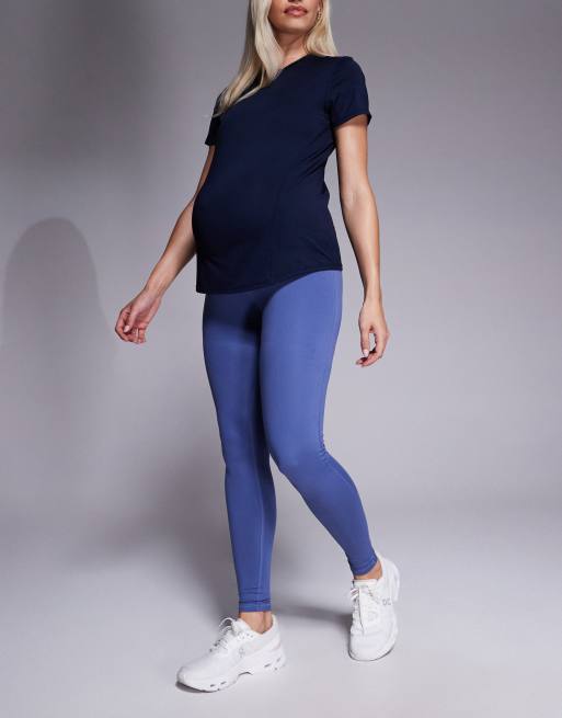 Camiseta deportiva azul marino oscuro de tejido de secado rápido Icon de 4505 Maternity, 2 de 4