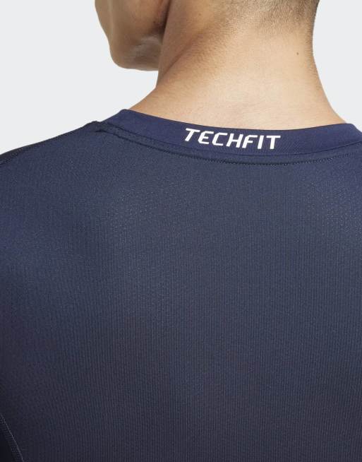 Camiseta deportiva azul tinta de manga larga de compresión Techfit de adidas Performance, 4 de 4