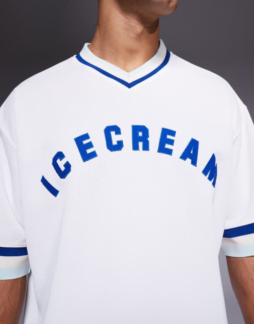 Camiseta deportiva blanca con cuello de pico y logo de ICECREAM, 5 de 5