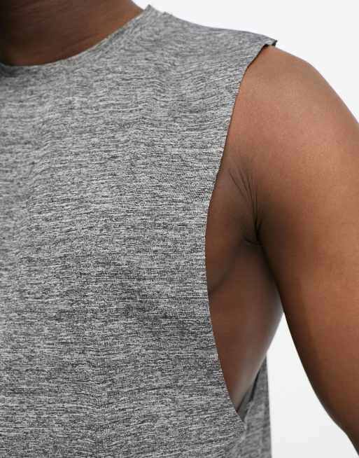 Camiseta deportiva gris jaspeado sin mangas con sisas caídas de HIIT, 4 de 4
