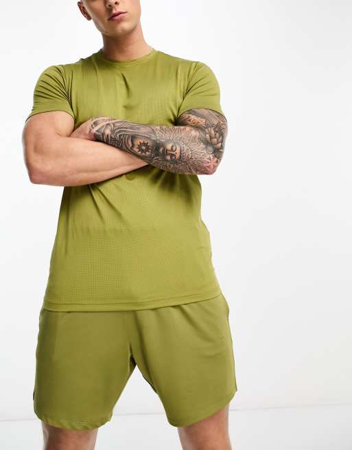 Camiseta deportiva verde oliva de Threadbare Fitness (parte de un conjunto)