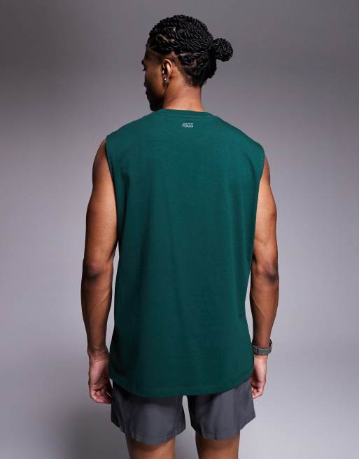 Camiseta deportiva verde pino extragrande sin mangas con acabado de secado rápido de algodón Icon de 4505, 3 de 5