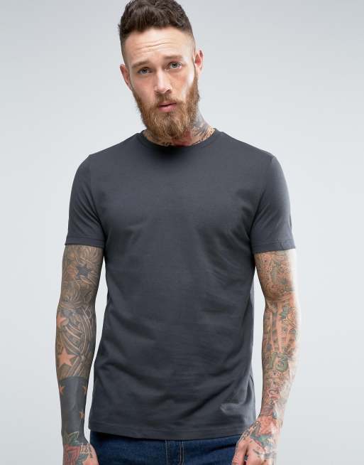 Camiseta en negro desgastado con cuello redondo de ASOS