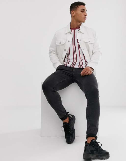 Camiseta extragrande a rayas verticales en rojo y blanco de ASOS DESIGN, 4 de 4