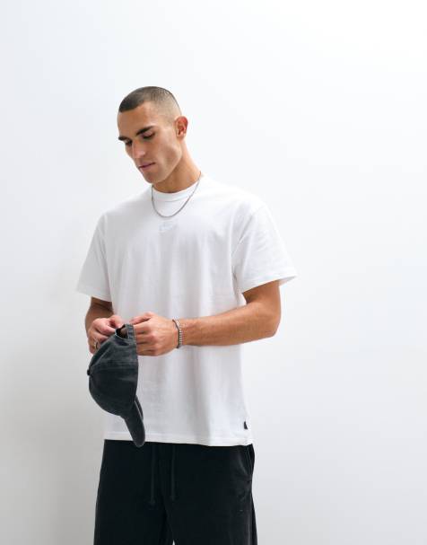 Camiseta extragrande blanca básica premium de Nike - view 1