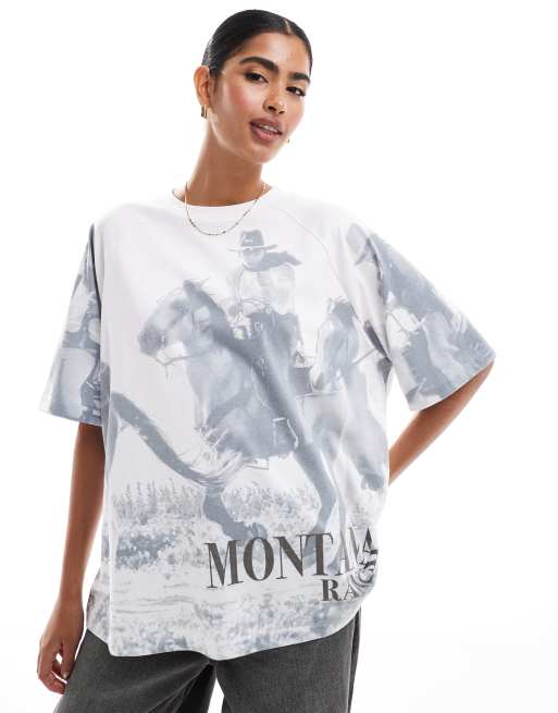 Camiseta extragrande con estampado gráfico de caballo y texto 