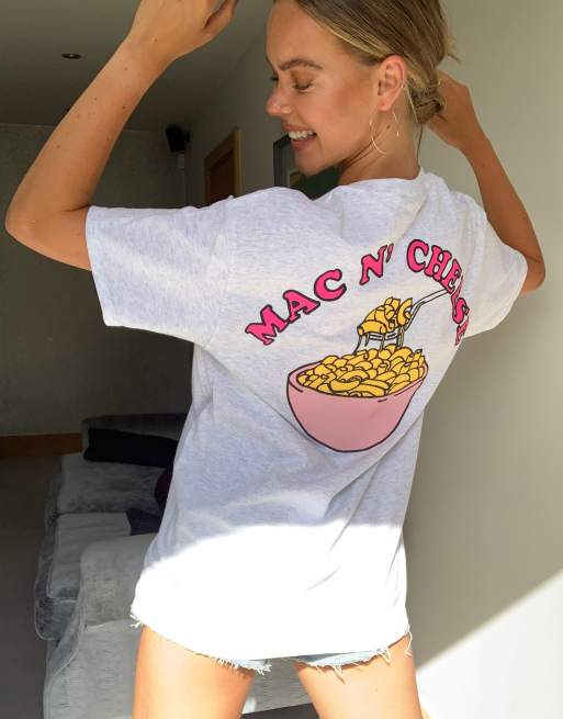 Camiseta extragrande con estampado mac n cheese en la parte posterior de New Love Club