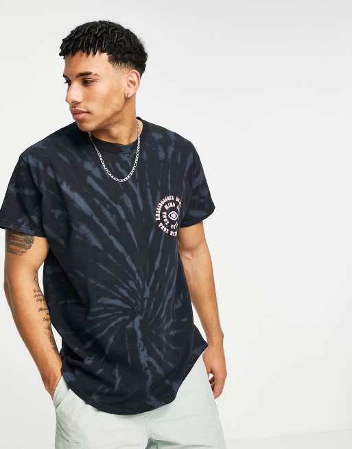 Camiseta extragrande con lavado negro, efecto tie dye y estampado de espiral en el pecho de | ASOS