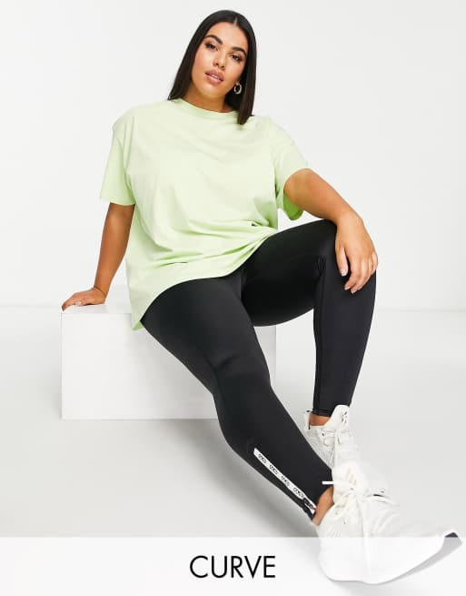 Camiseta extragrande de ASOS 4505 Curve