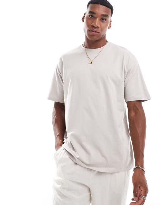 Camiseta extragrande en color piedra de New Look