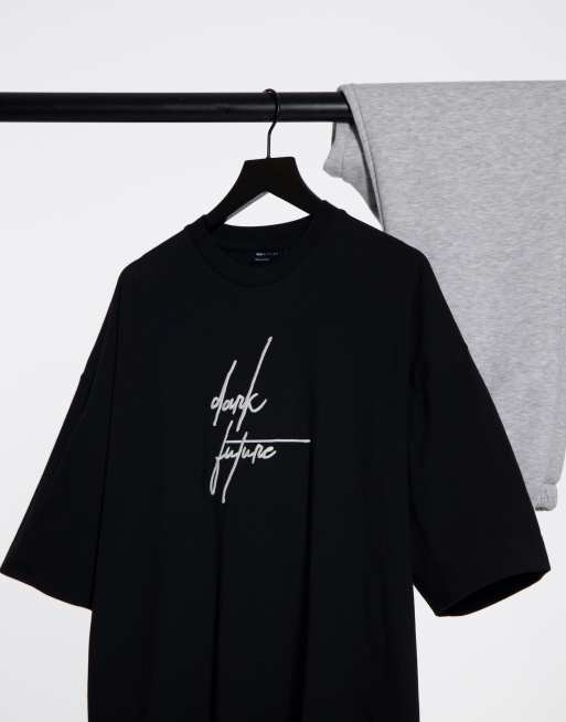 Camiseta extragrande negra con bordado en el pecho de tejido grueso de ASOS Dark Future