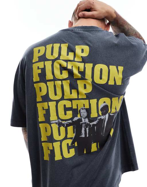 Camiseta extragrande unisex con lavado negro y estampado con licencia de "Pulp Fiction" de ASOS DESIGN, 2 de 4