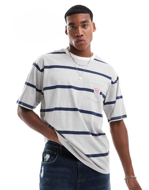 Camiseta gris a rayas de corte suelto y estilo worker con bolsillo de Levi's