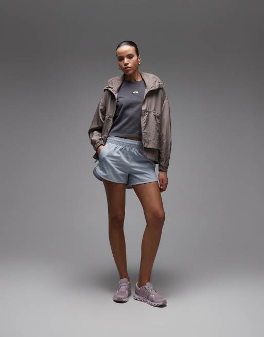Camiseta gris básica de corte estándar Cutie de The North Face, 2 de 4