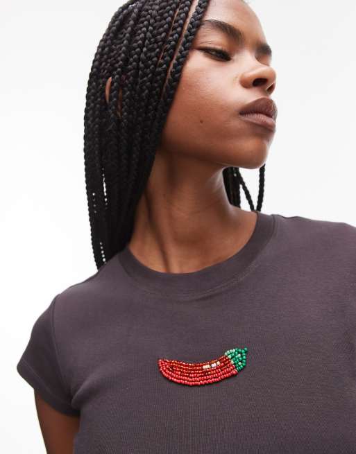 Camiseta gris carbón básica con bordado de guindilla de Topshop, 2 de 4