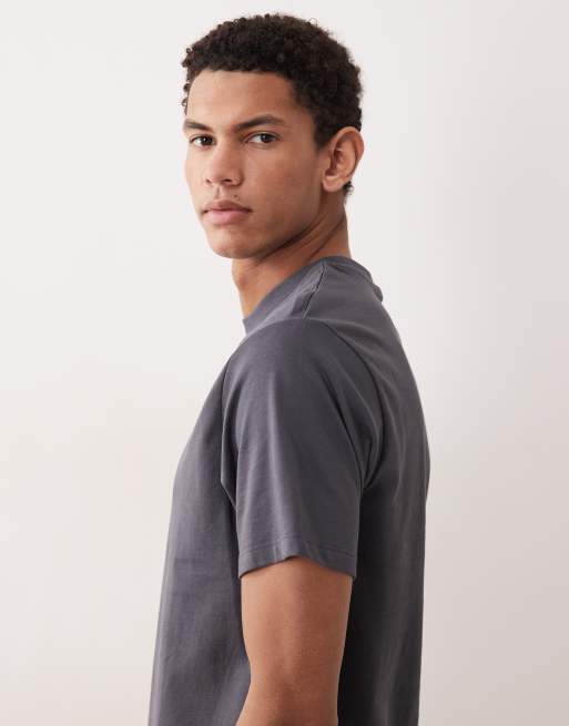 Camiseta gris carbón básica de corte estándar Essentials de ASOS DESIGN, 5 de 5