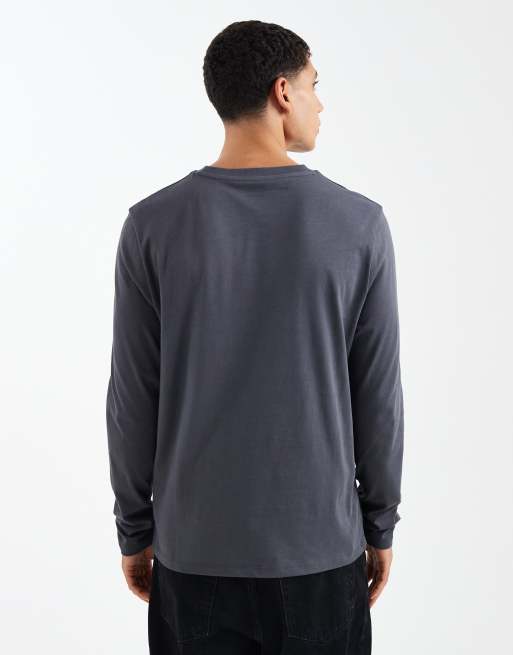 Camiseta gris carbón básica de manga larga y corte estándar Essentials de ASOS DESIGN, 3 de 5