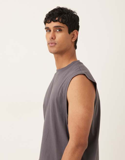 Camiseta gris carbón extragrande básica sin mangas Essentials de ASOS DESIGN, 4 de 5