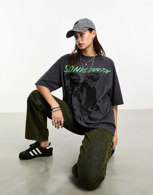Camiseta gris carbón extragrande con estampado gráfico con licencia de Sonic Youth de ASOS DESIGN, 4 de 4