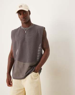 Camiseta gris carbón extragrande sin mangas con sisas caídas de malla calada de ASOS DESIGN - view 1