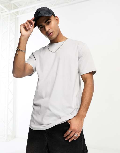 Camiseta gris claro con bajo redondeado de Soulstar