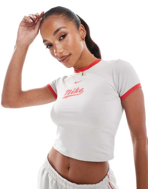 Camiseta gris claro con diseño encogido Trend de Nike 
