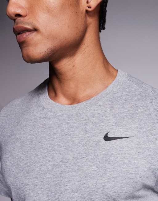Camiseta gris claro con logo Dri-FIT de Nike Training, 5 de 5