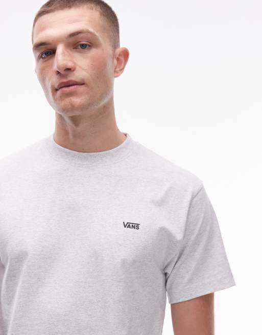Camiseta gris claro de corte estándar con logo en la parte izquierda del pecho de Vans, 5 de 5