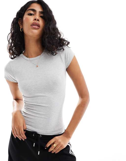Camiseta gris con cuello redondo de punto liso de Cotton On