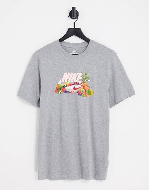 Hombre Tops | Camiseta gris con estampado de frutas en el pecho Never Not Fresh de Nike - YH28058