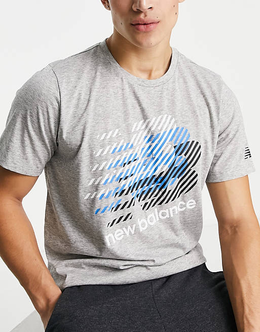 Hombre Tops | Camiseta gris con estampado gráfico de New Balance - XZ87099