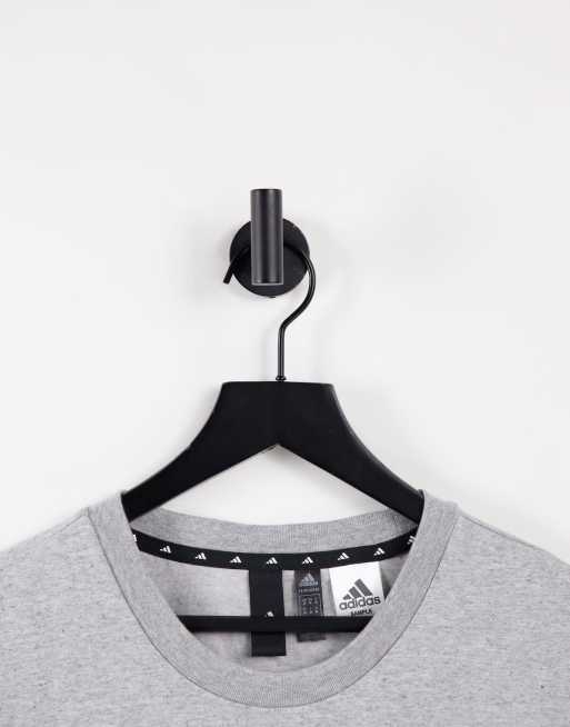 Camiseta gris logo grande de adidas | ASOS