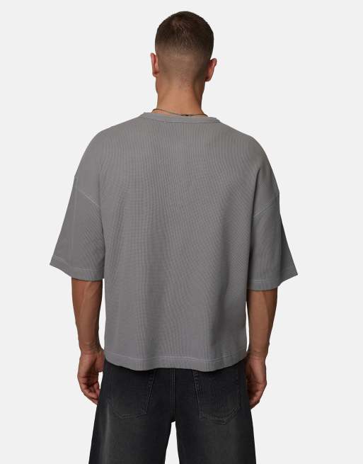 Camiseta gris de corte cuadrado con gráfico de punto gofrado de Good For Nothing, 3 de 4
