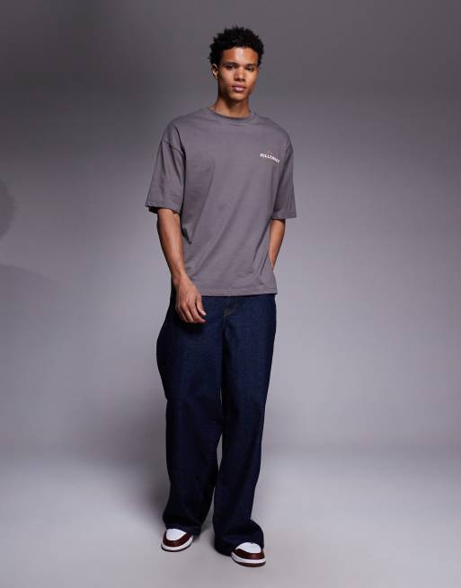 Camiseta gris de corte cuadrado extragrande con gráficos urbanos de ASOS DESIGN, 2 de 5