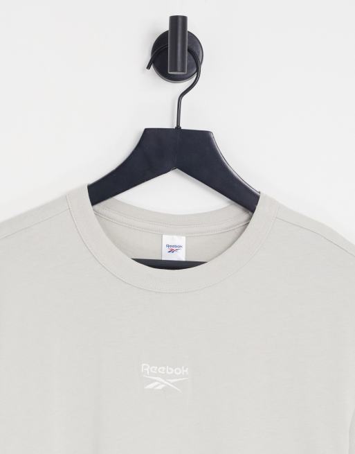 Camiseta gris de corte cuadrado Wardrobe Essentials de Reebok