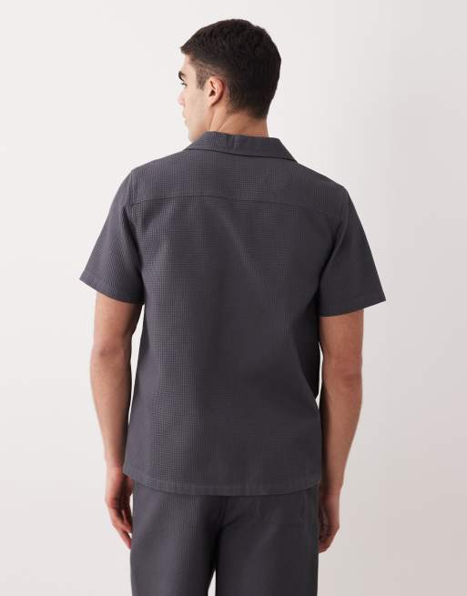 Camiseta gris de punto gofrado de New Look (parte de un conjunto), 5 de 5