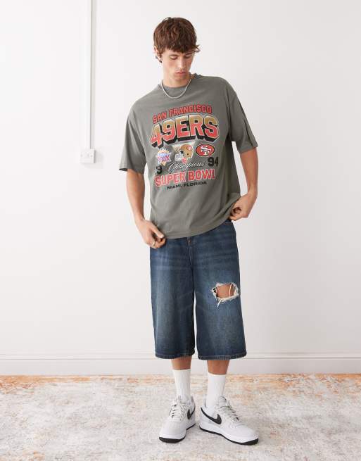 Camiseta gris extragrande con diseño de los San Francisco 49ers de New Era, 2 de 5