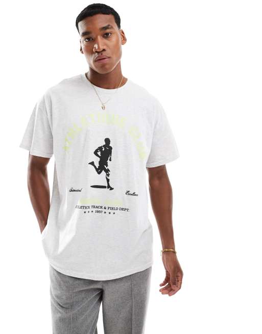 Camiseta gris extragrande con estampado deportivo en el pecho de ASOS DESIGN