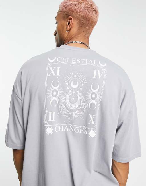 Camiseta gris extragrande con estampado espiritual en la espalda de ASOS DESIGN