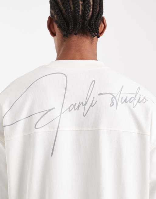 Camiseta gris extragrande con estampado gráfico "Studios" de tejido muy grueso de ASOS DESIGN Circular Design Collection, 5 de 5