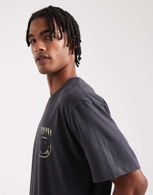 Camiseta gris extragrande con estampado "Nirvana" de Jack & Jones, 4 de 5