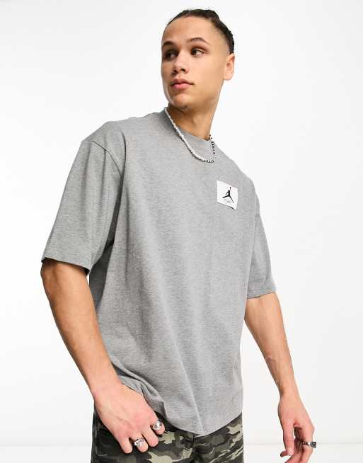 Camiseta gris extragrande con logo de Jordan
