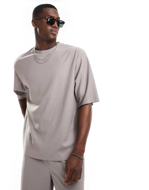Camiseta gris extragrande y plisada de ONLY & SONS (parte de un conjunto) - view 1
