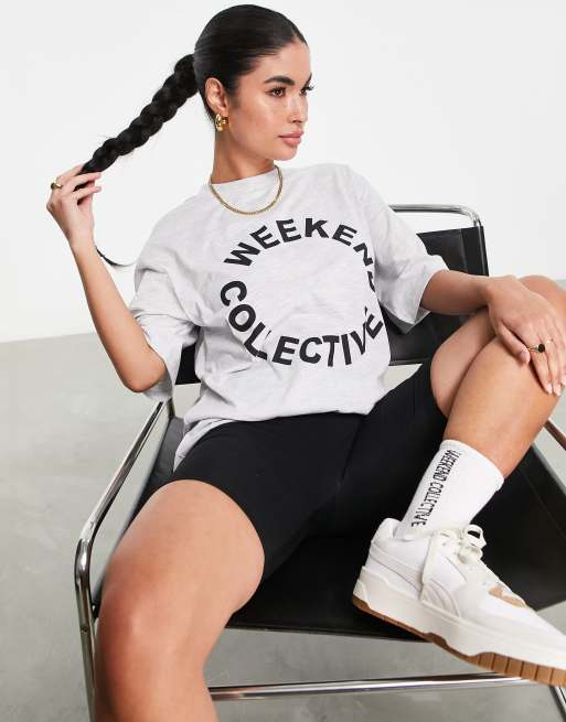 Camiseta gris hielo jaspeado extragrande con logo circular de ASOS Weekend Collective