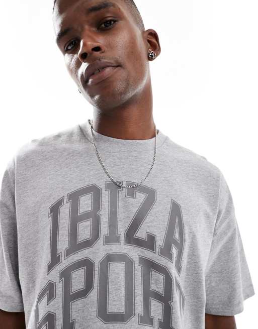 Camiseta gris jaspeado extragrande con estampado gráfico "Sports" de ASOS DESIGN, 4 de 4