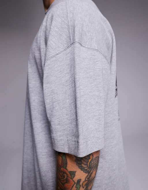 Camiseta gris jaspeado extragrande con gráfico en la espalda y acabado de secado rápido de algodón grueso de 4505, 4 de 5