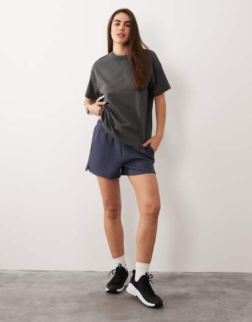 Camiseta gris lavado extragrande de tejido grueso de secado rápido de algodón Icon de 4505, 2 de 4
