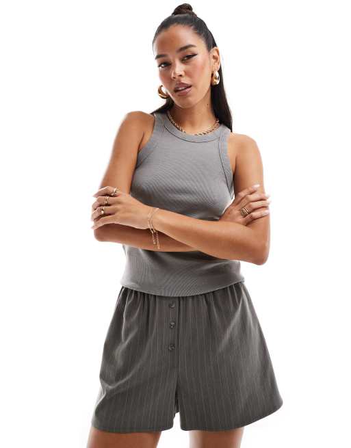 Camiseta gris lavado sin mangas con espalda de nadadora de Mango