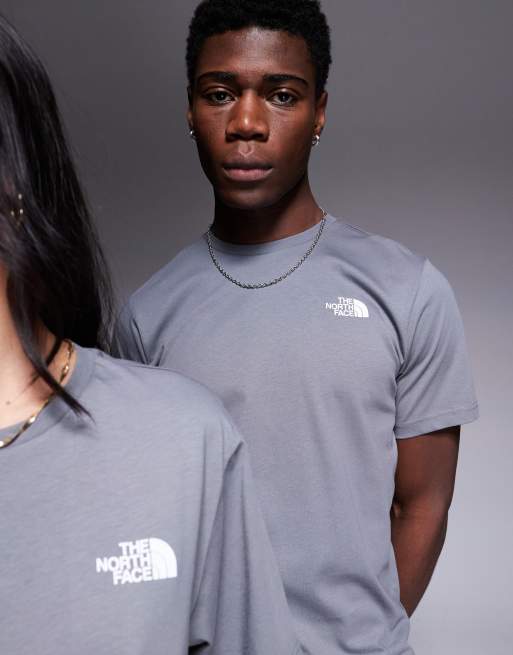 Camiseta gris oscuro con estampado del logo en la espalda NSE Box de The North Face, 3 de 4